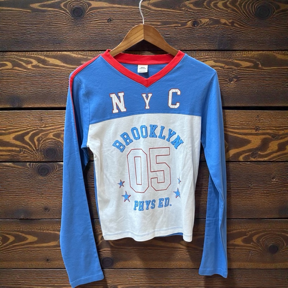 UO Brooklyn Jersey Graphic Colorblock V-Neck Long Sleeve Tee